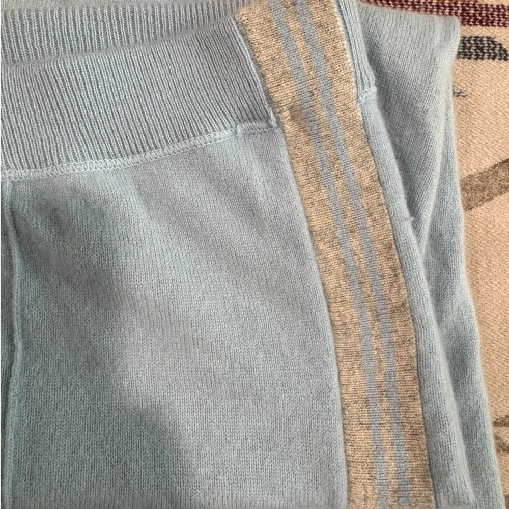 Vince 100% Cashmere Track Pants Wide Leg Sweater Pants Light Blue M - Picture 5 of 5